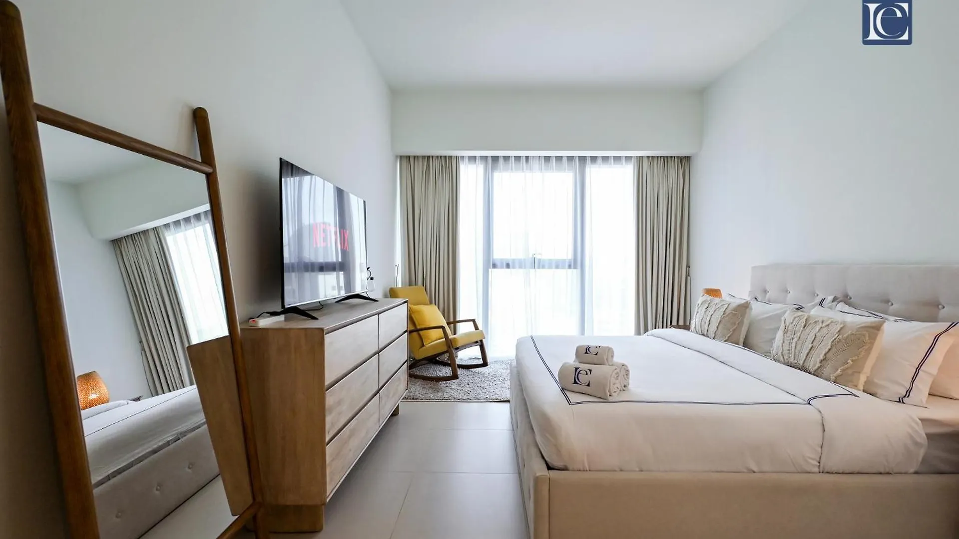 Stylish Downtown Dubai Stay Act 1 Act 2 Tower 1 Apartment